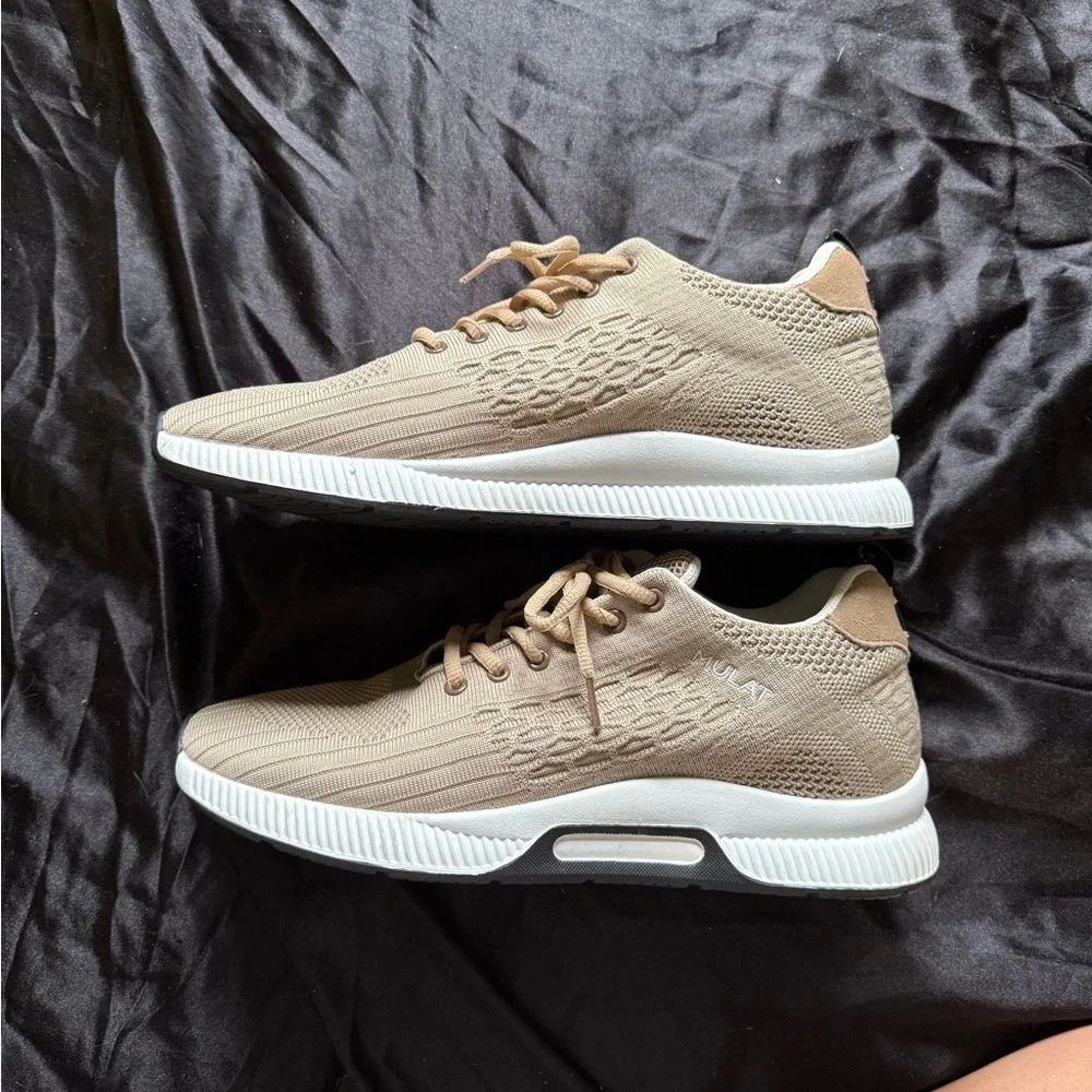 Men's Tan Sneakers